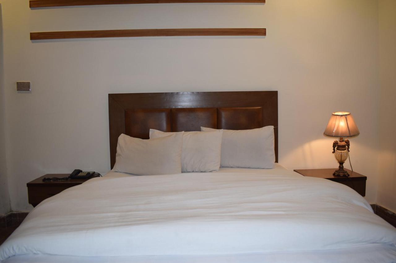 Hotel Pak Continental Μουλτάν Εξωτερικό φωτογραφία