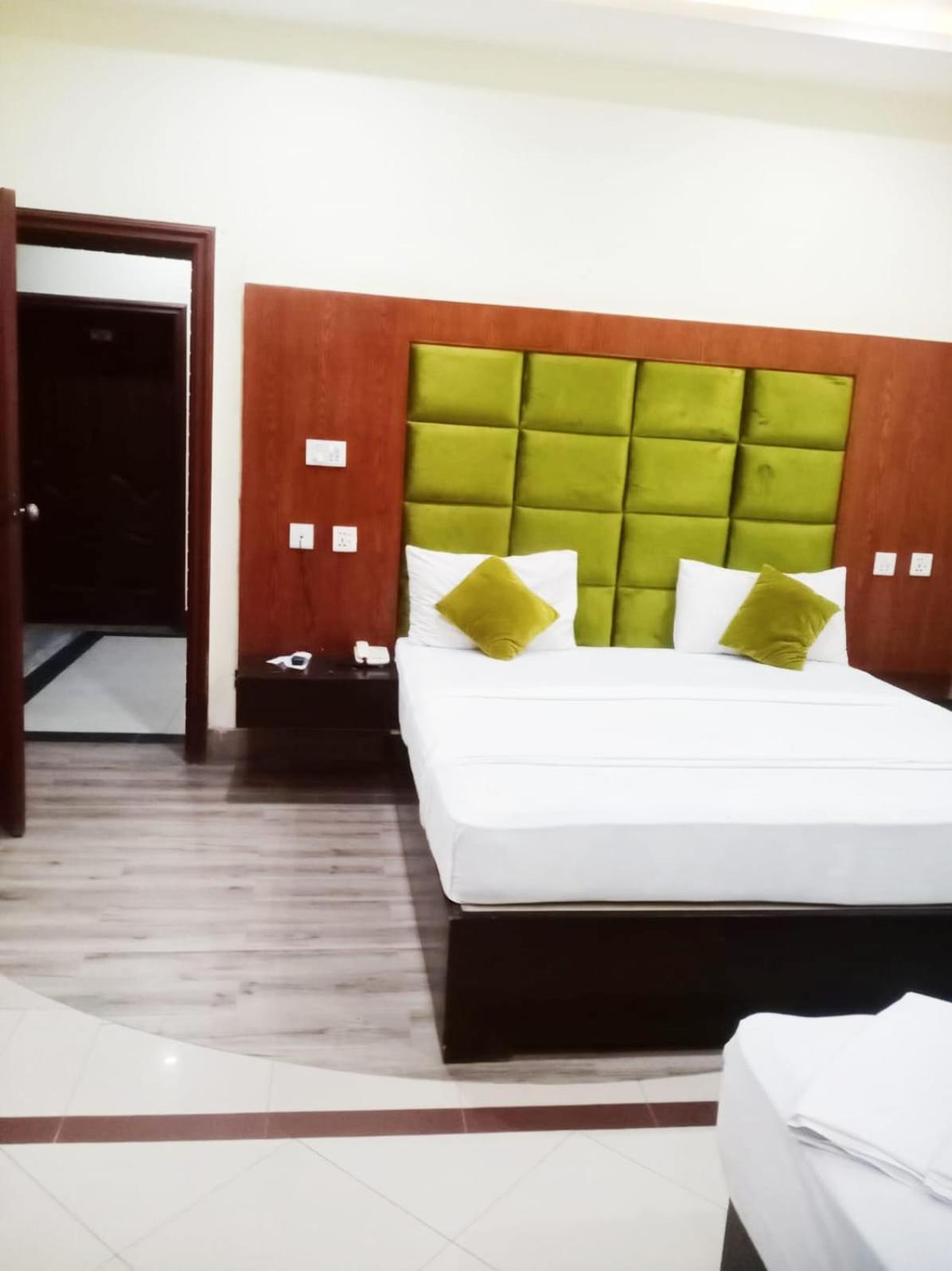 Hotel Pak Continental Μουλτάν Εξωτερικό φωτογραφία